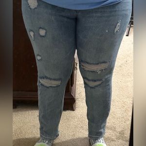 Vervet Distressed Skinny Jeans